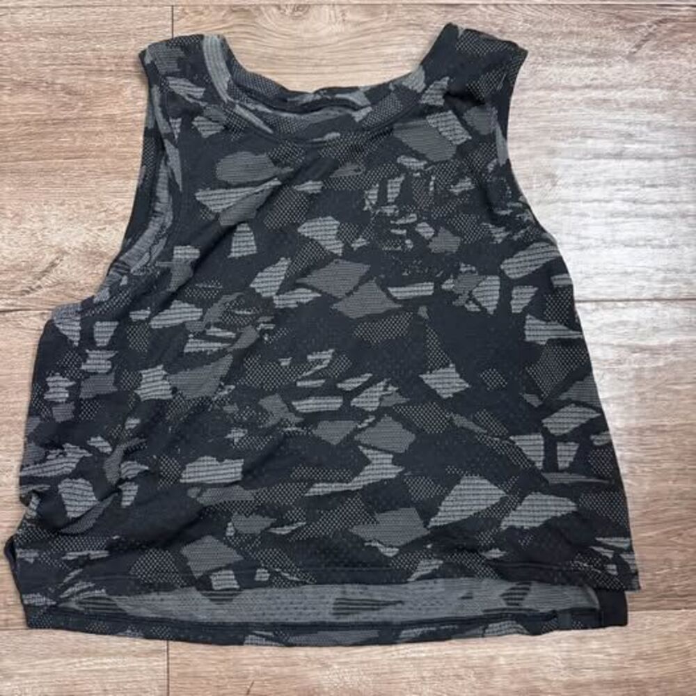 Lululemon camo print tank top women’s green size M